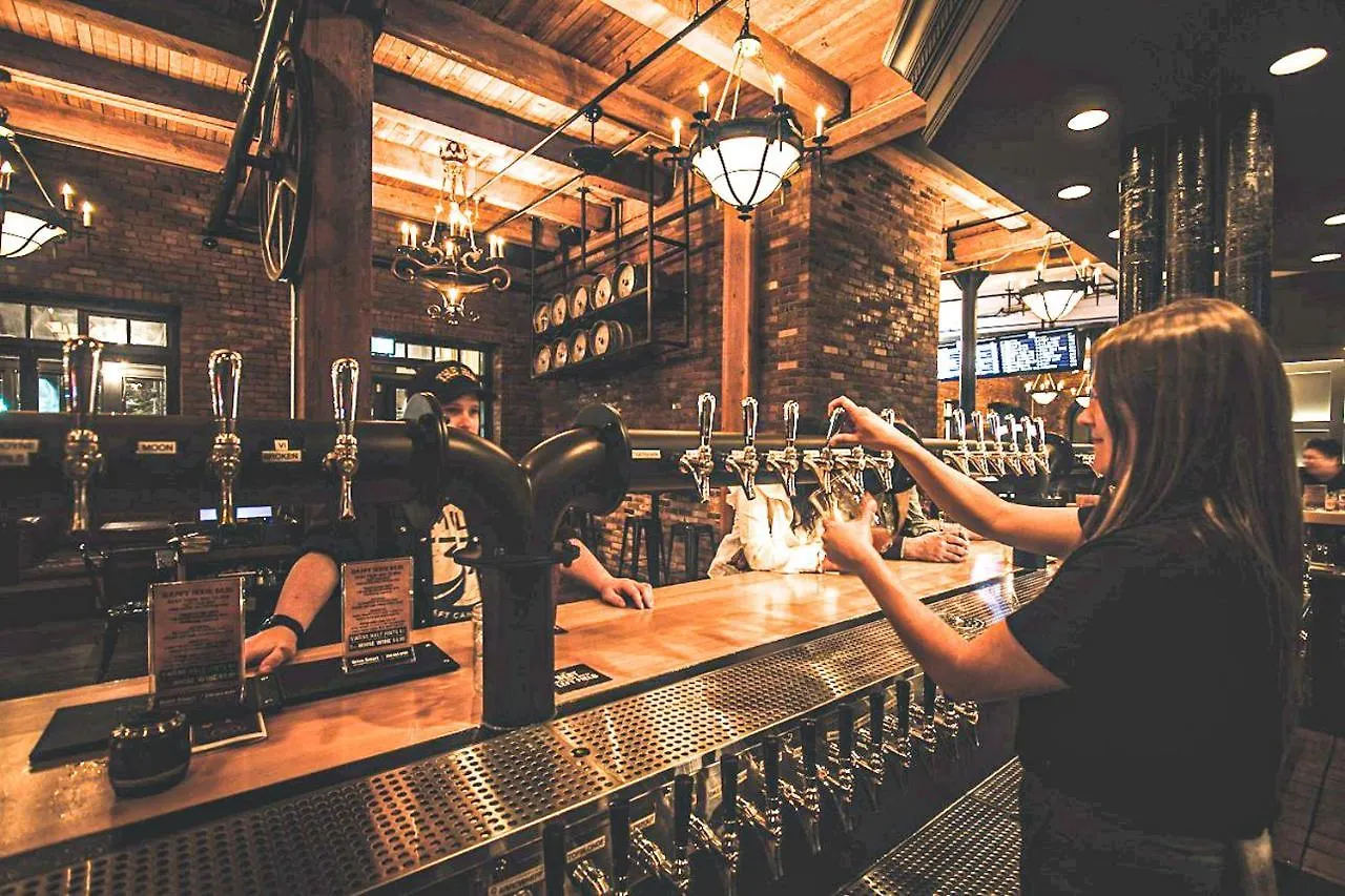 ***  Swans Brewery, Pub & Hotel Victoria Canada
